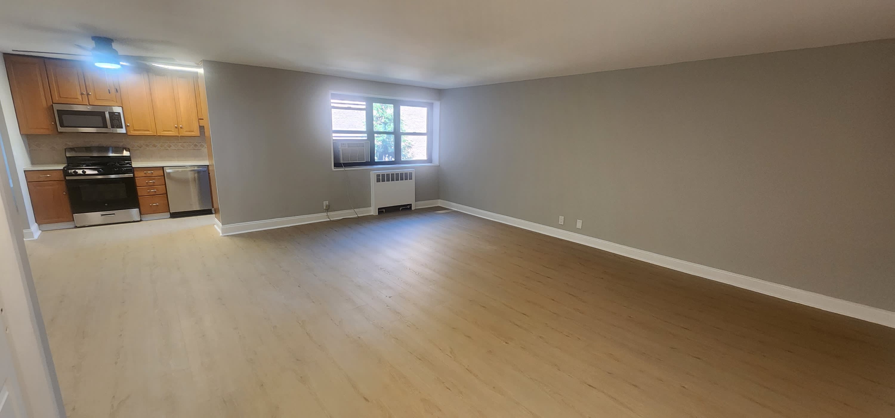 208 Anderson Street – photo 1