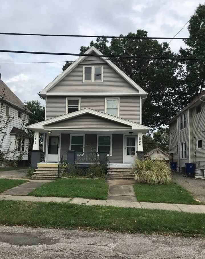 2004 2006 Mayview Ave 2 – photo 1