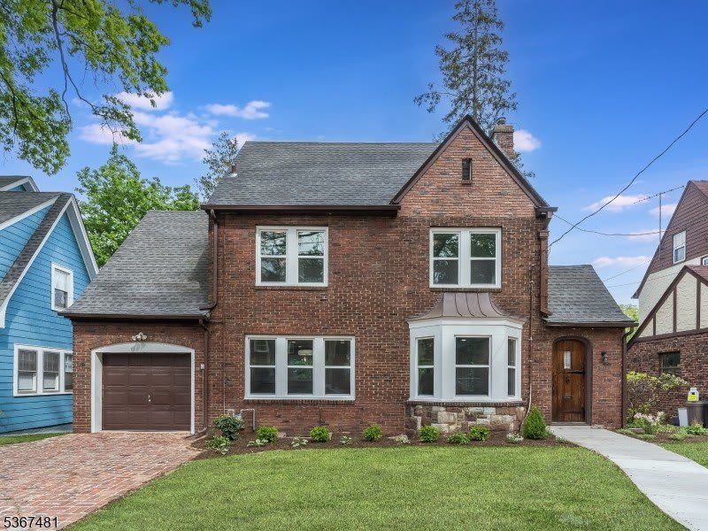 186 Gregory Ave – photo 1 of 17