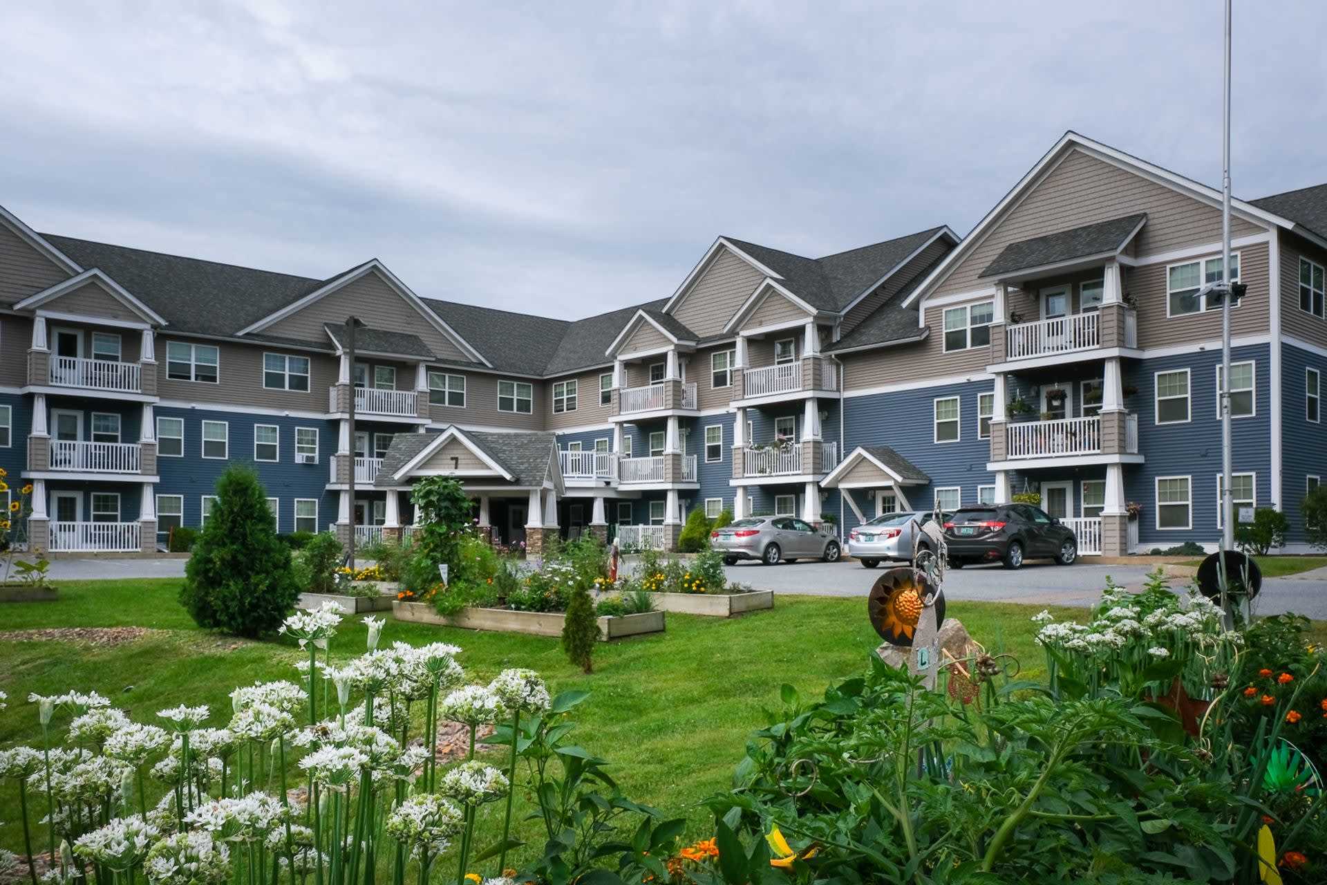 2 Bed 1 Bath Independent Senior Living 55 Years Of Age Heat Hot Water Electricity Included 9 Joshua 109 – photo 1 of 39