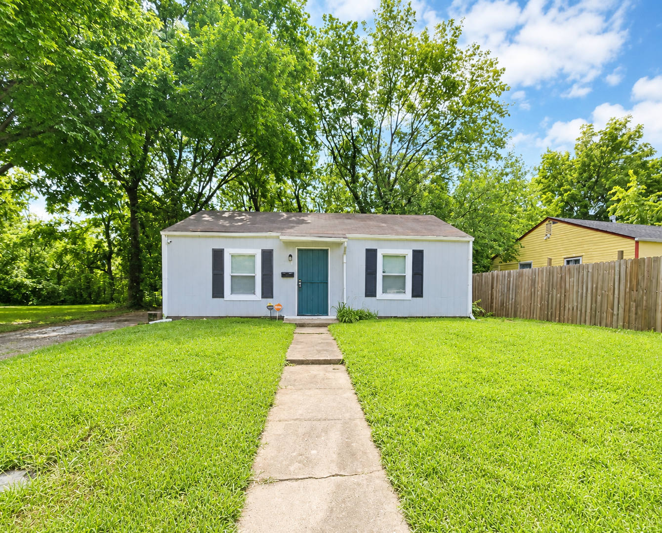Single-Level 3 Bedroom, 2 Bath Home in Kansas City – photo 1