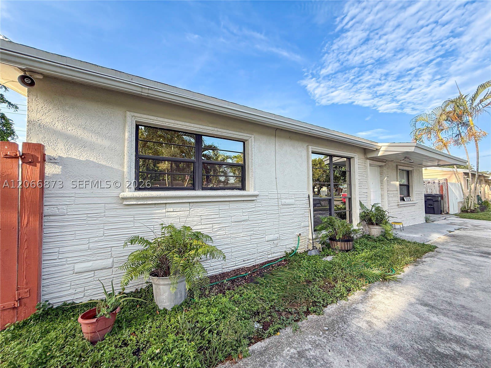 7110 Custer St – photo 1