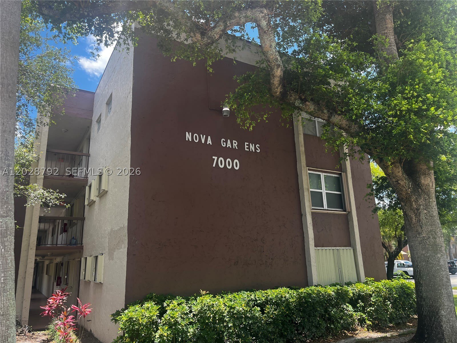 7000 Nova Dr – photo 1