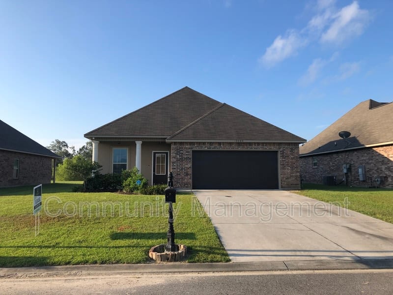 13838 Ponderosa Dr – photo 1 of 212