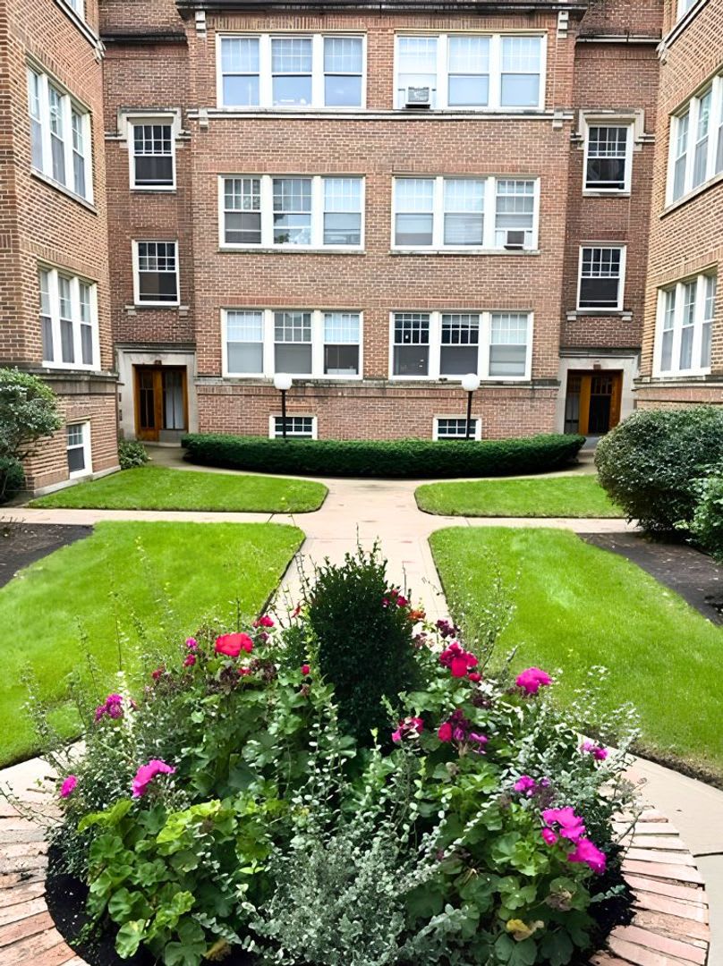 East Edgewater One Bed/One Bath ~ Heat Included ~ No Security Deposit – photo 1
