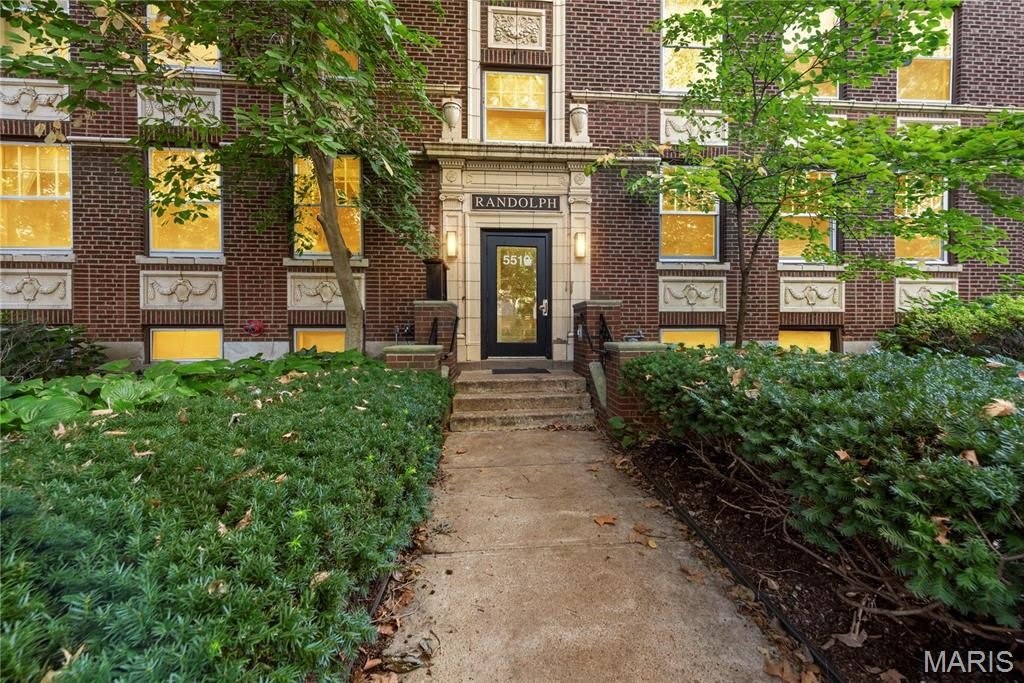 5510 Waterman Boulevard – photo 1