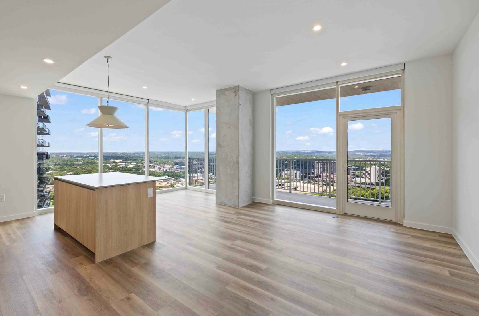 54 Rainey St – photo 1