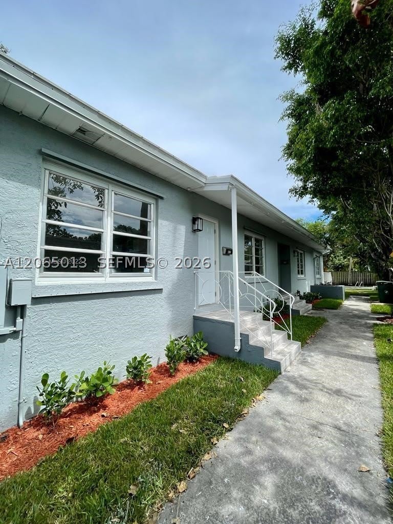 820 Se 12Th St – photo 1