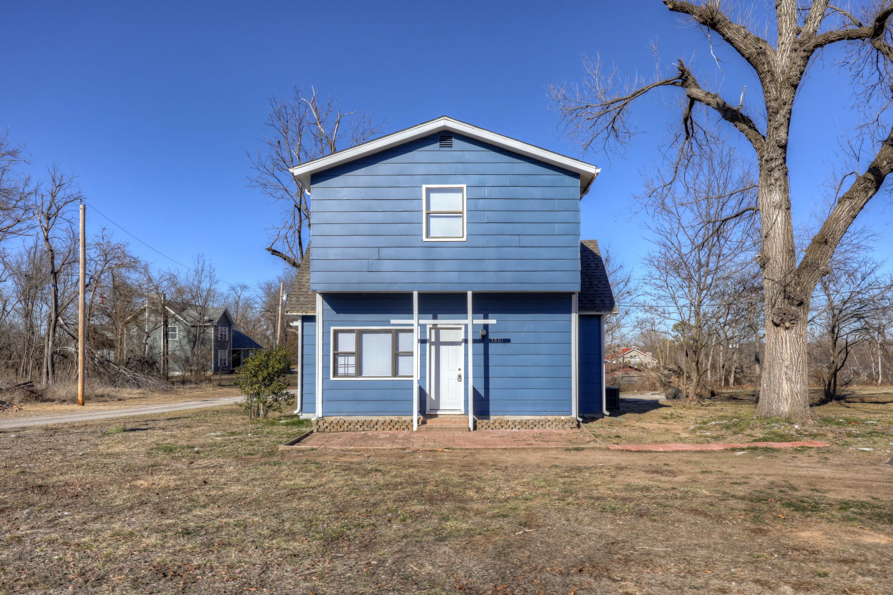 3801 Creswell Drive – photo 1 of 40