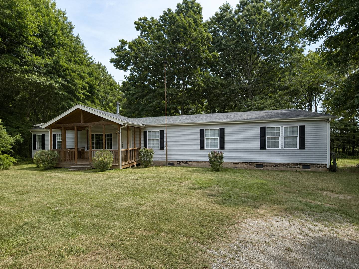 Four bedroom, 2 bath Modular home in Siler City – photo 1 of 25