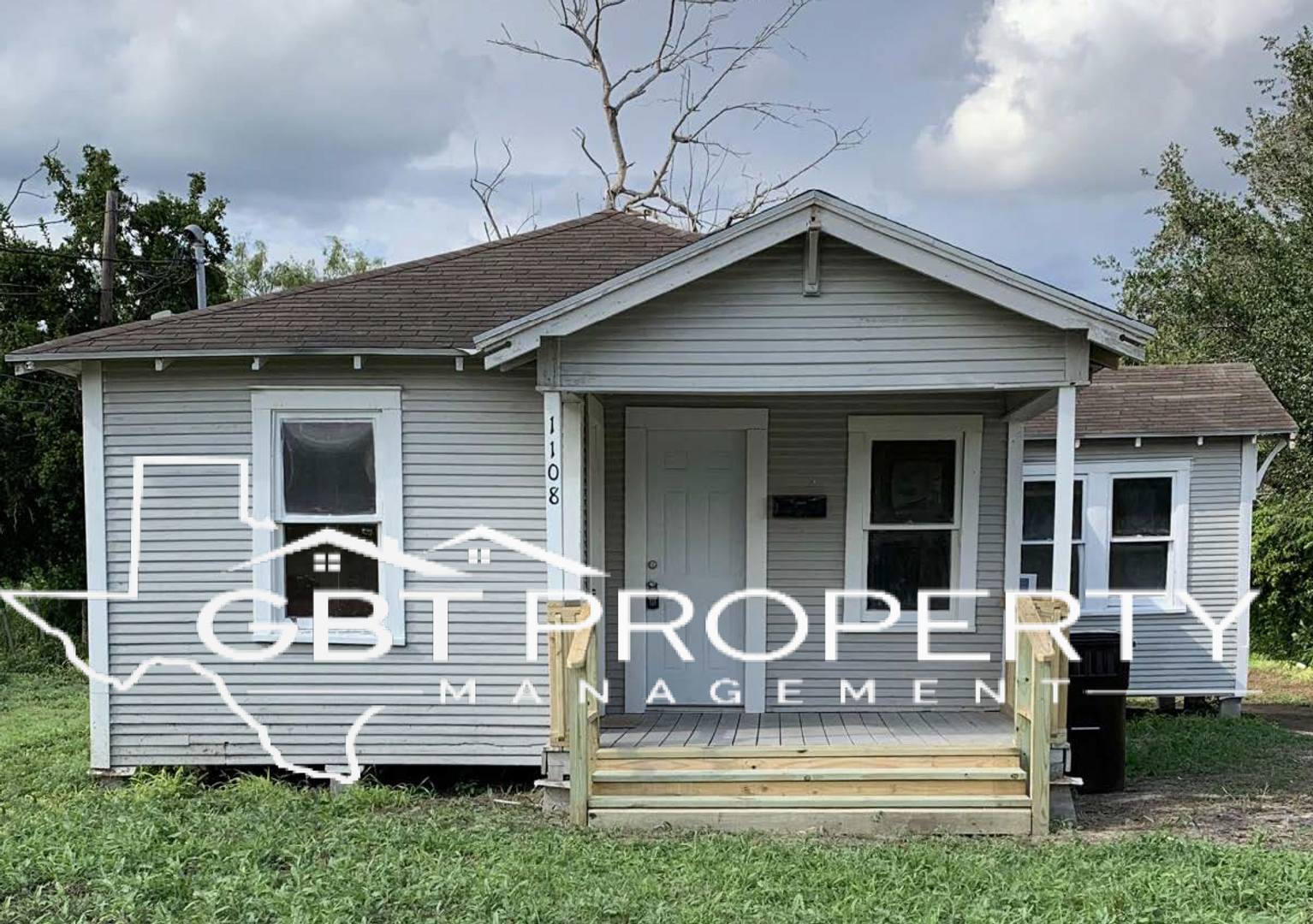 Single Family Home Newly Renovated – photo 1 of 17