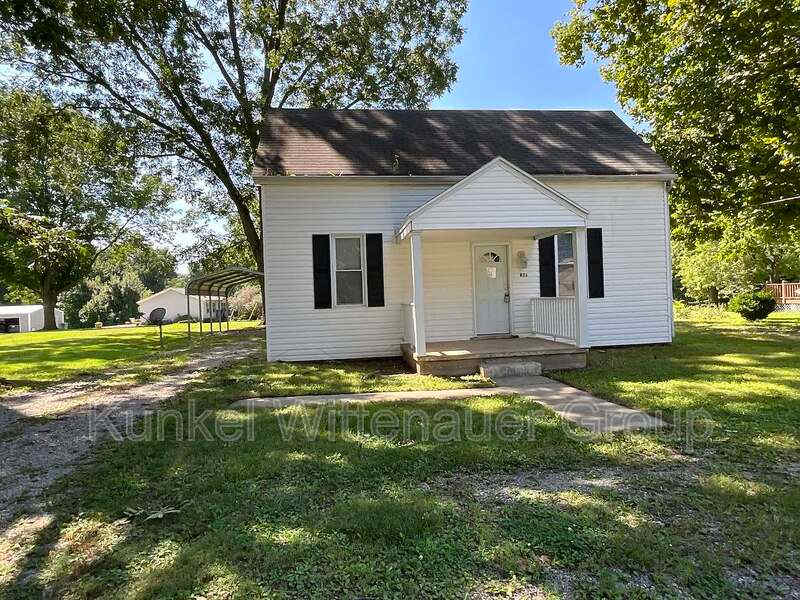821 Edward Street – photo 1 of 19