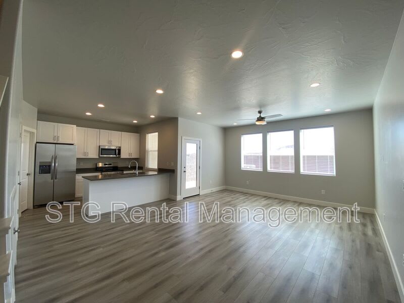 1157 S 4380 W – photo 1