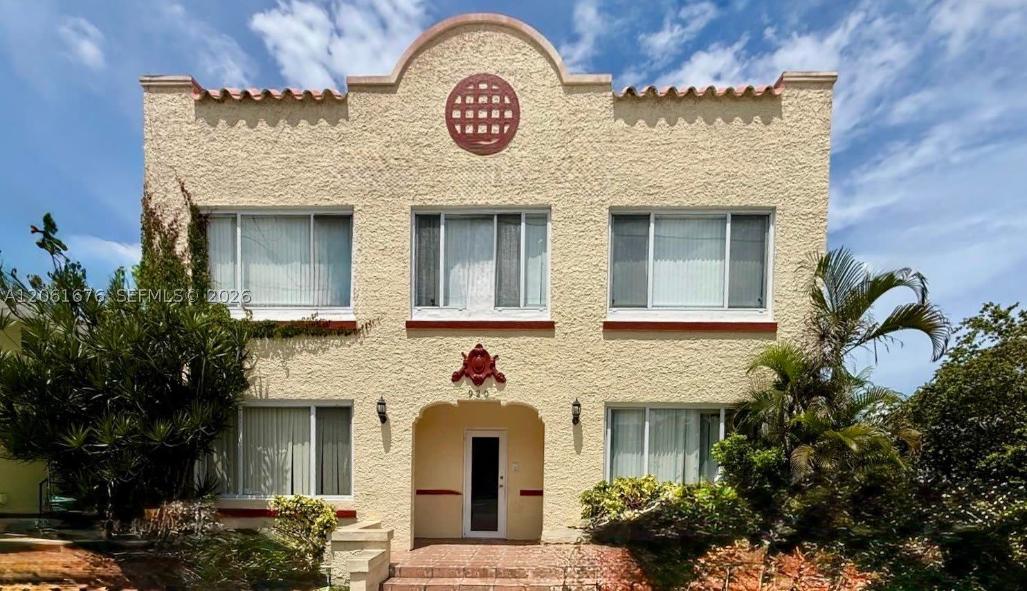 920 SW 9th Ct – photo 1
