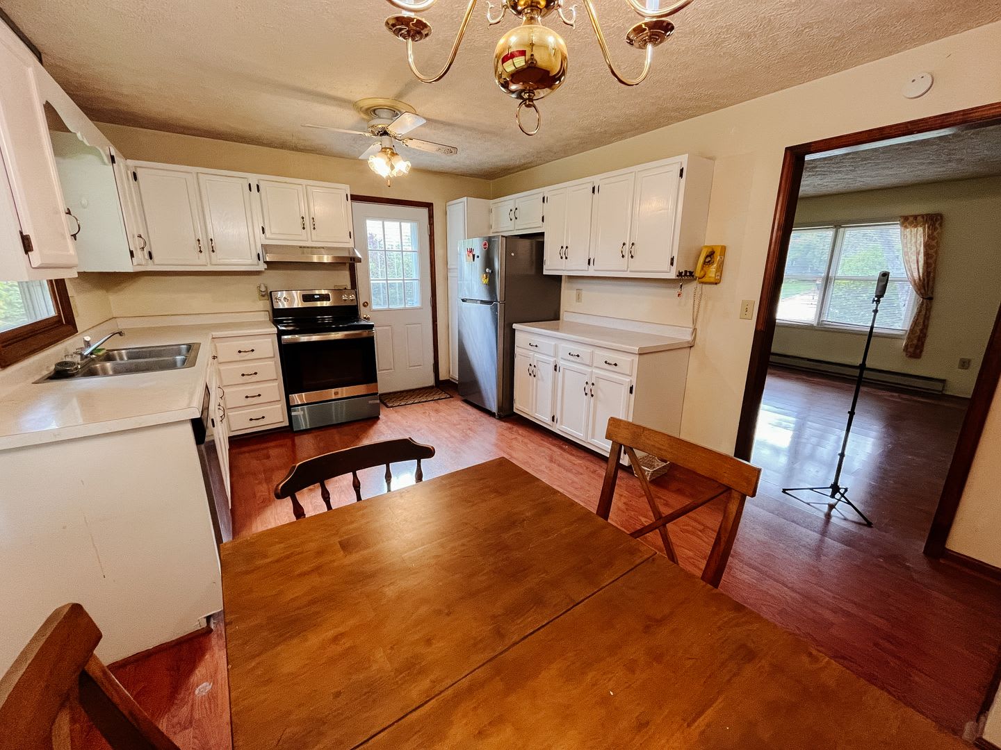 3 Bedroom, 2.5 Bath House in Hethwood w/ Pool access – photo 1
