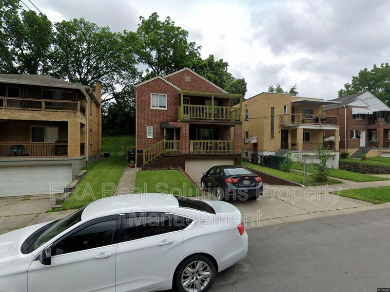 5400 Newfield Avenue – photo 1