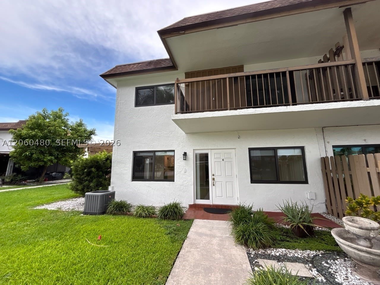 6900 Nw 169Th St – photo 1 of 92