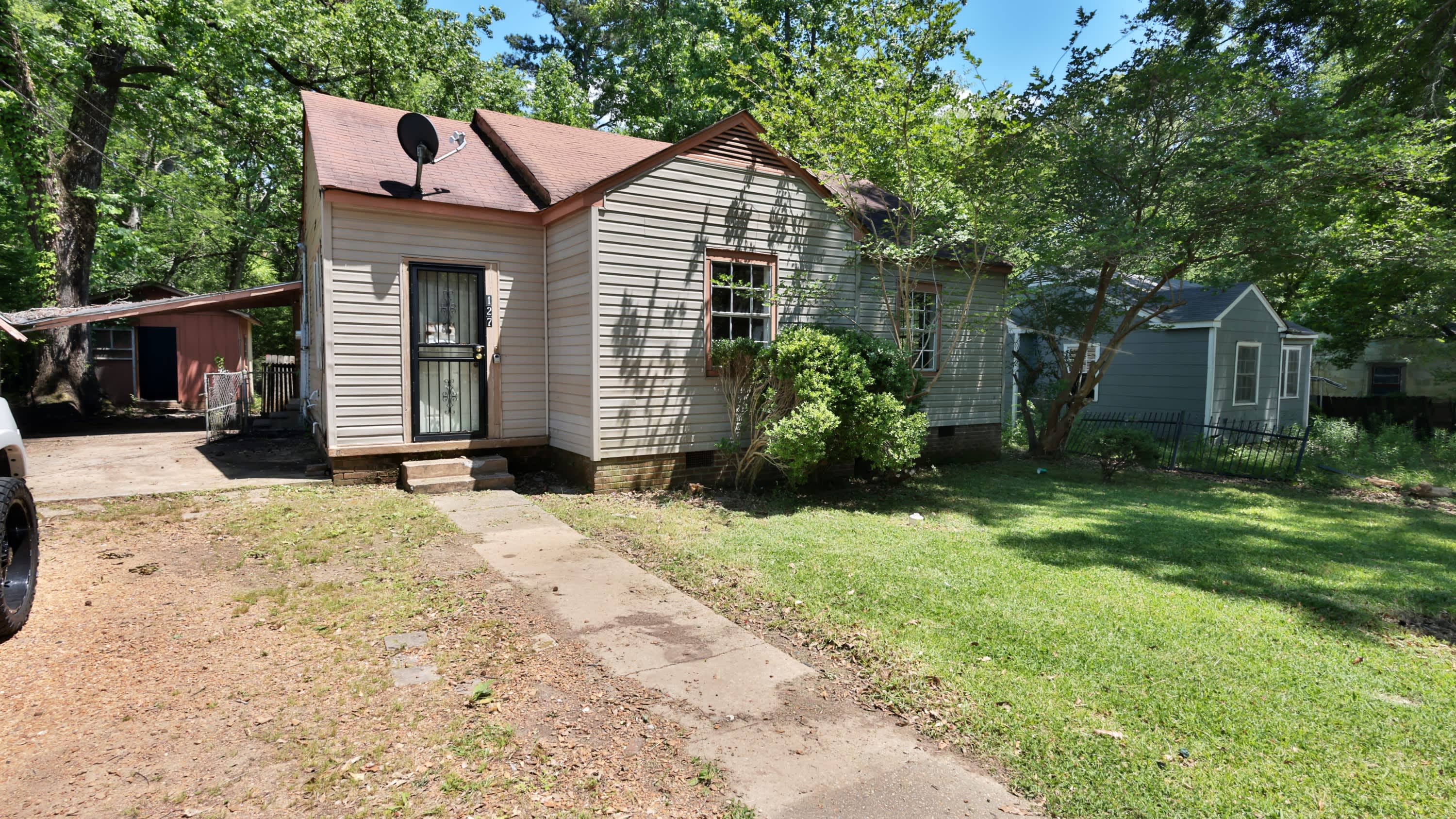 127 Barbara Ave – photo 1