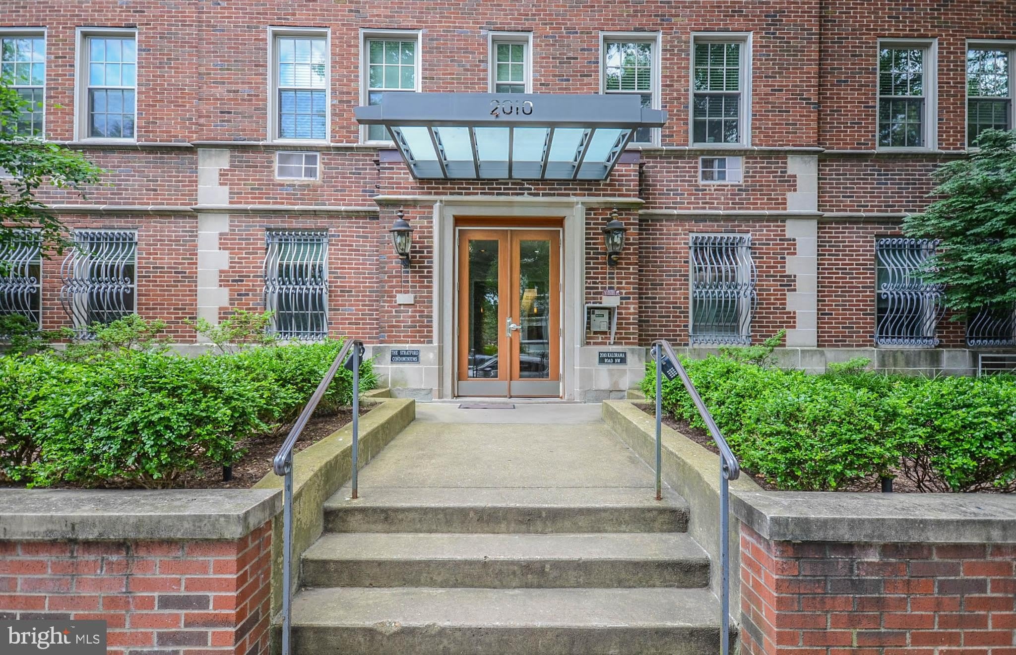 2010 KALORAMA Road NW – photo 1