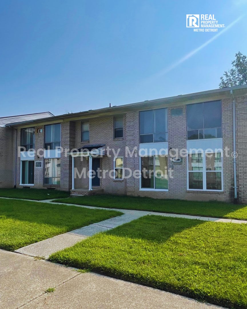 Summer Savings For Your New Home – photo 1 of 19