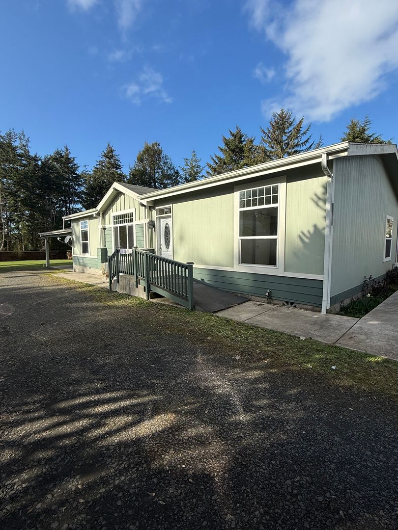 Newly Renovated 3 bed/2 bath manufactured home! – photo 1 of 29