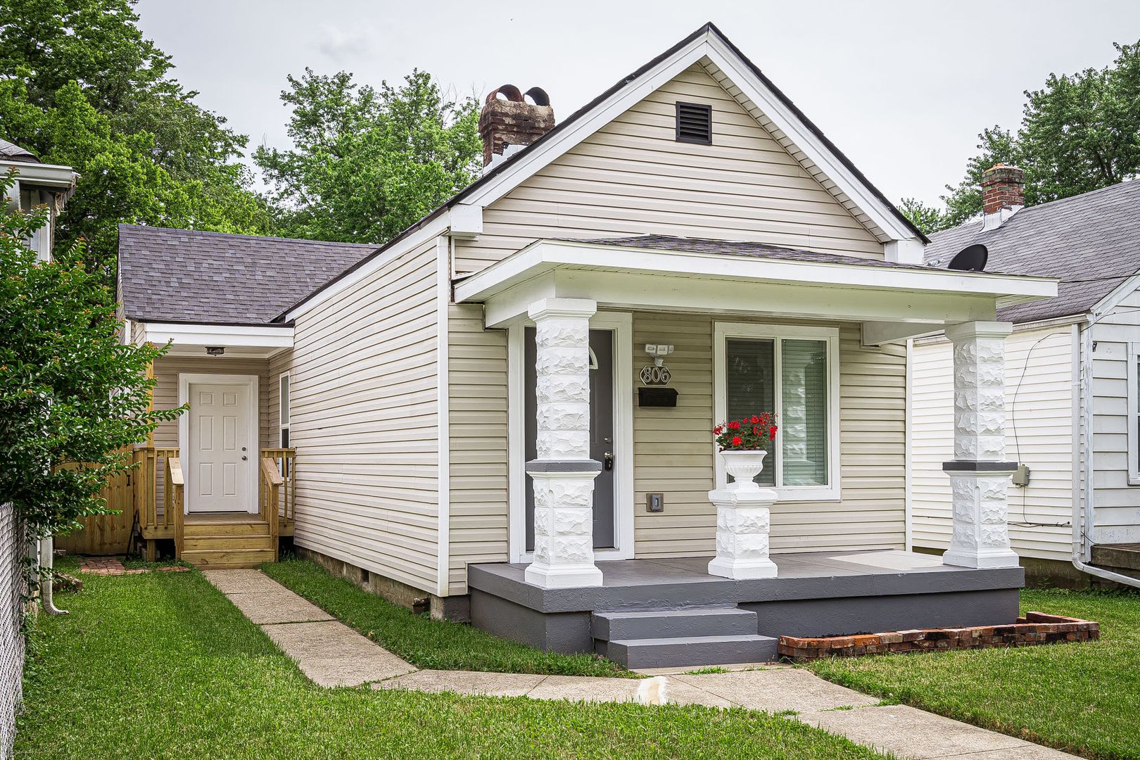 Charming 4 Bedroom For Rent – photo 1 of 249