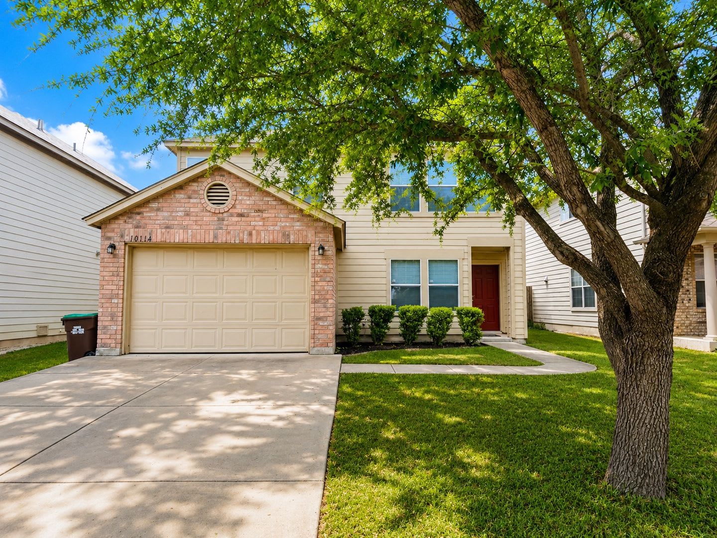 Lovely 3 Bedroom 2 5 Bath With Easy Access To Shopping Schools I 1604 I 410 Hwy 151 Seaworld And Lackland Afb – photo 1