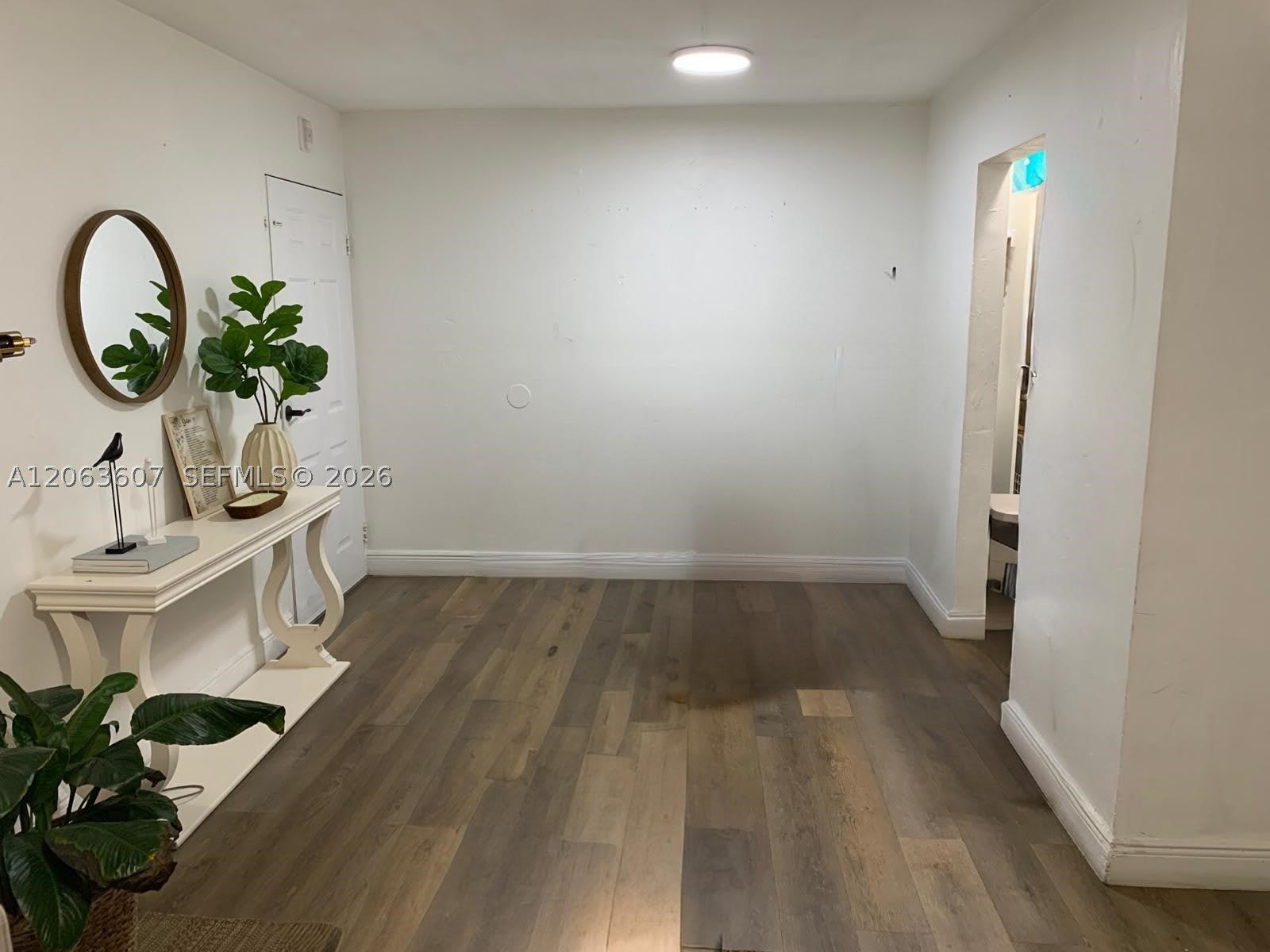 9437 SW 76th St – photo 1 of 5