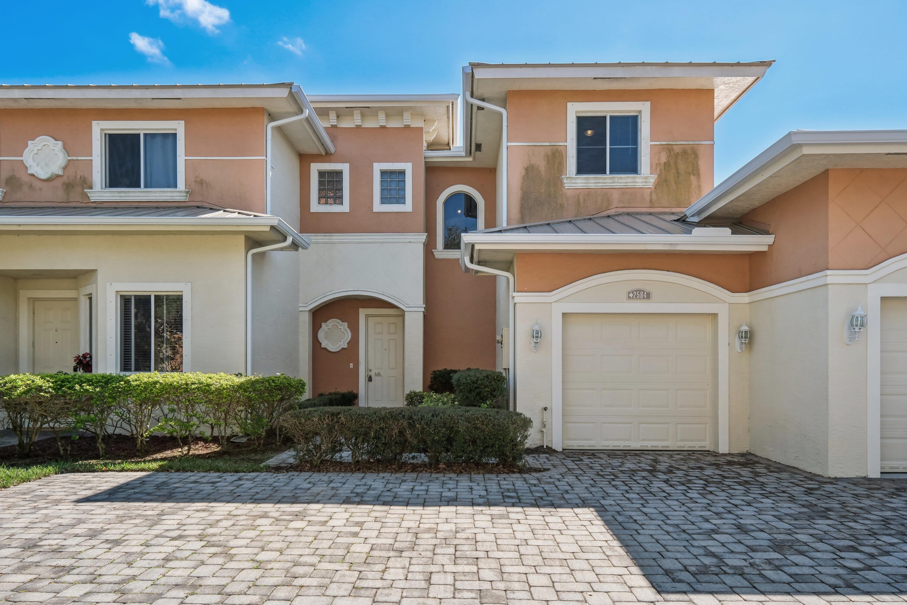 2584 SW Stockbridge Sq SW – photo 1