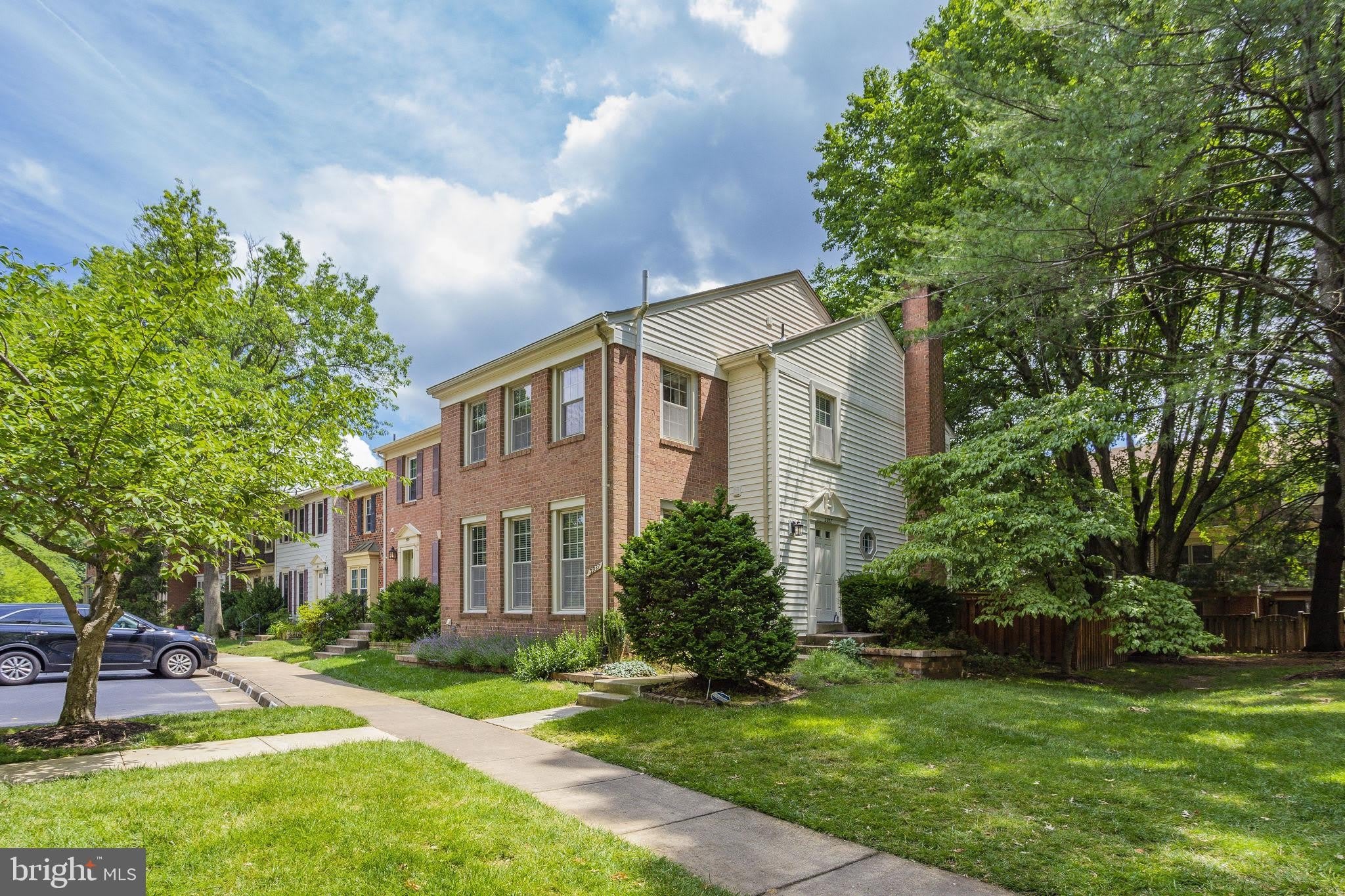 2937 VILLAGE SPRING Lane – photo 1