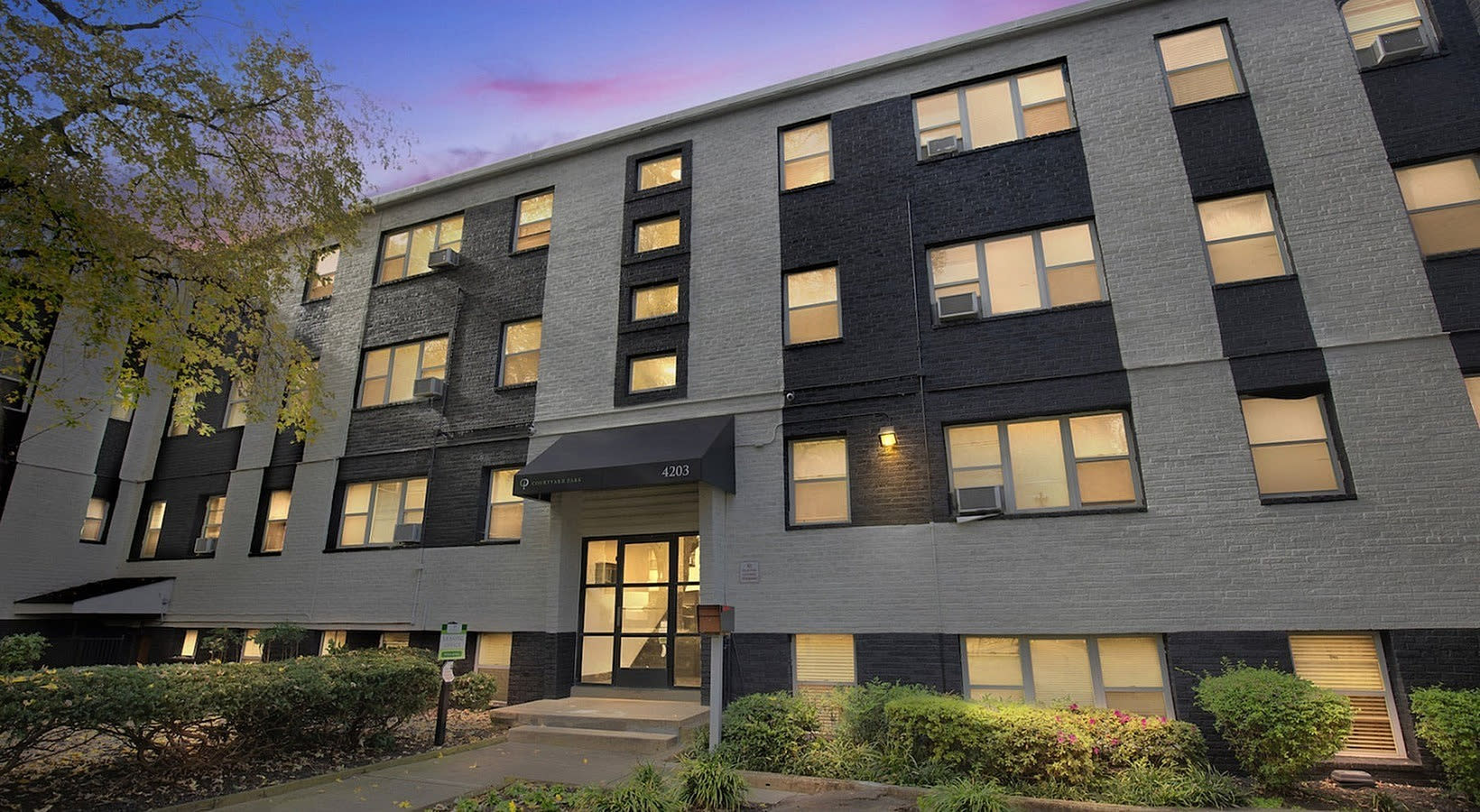 Courtyard Park Apartments – photo 1