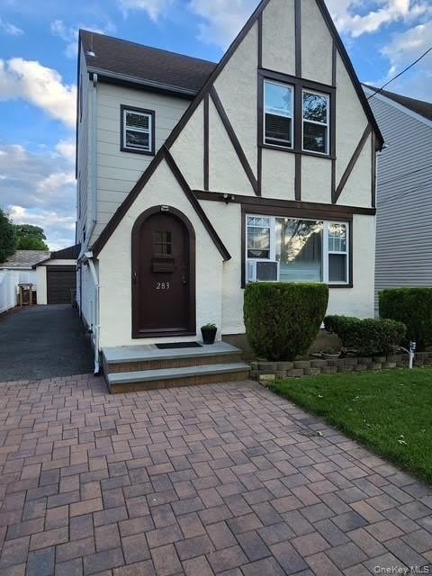 283 Houston Avenue – photo 1 of 13