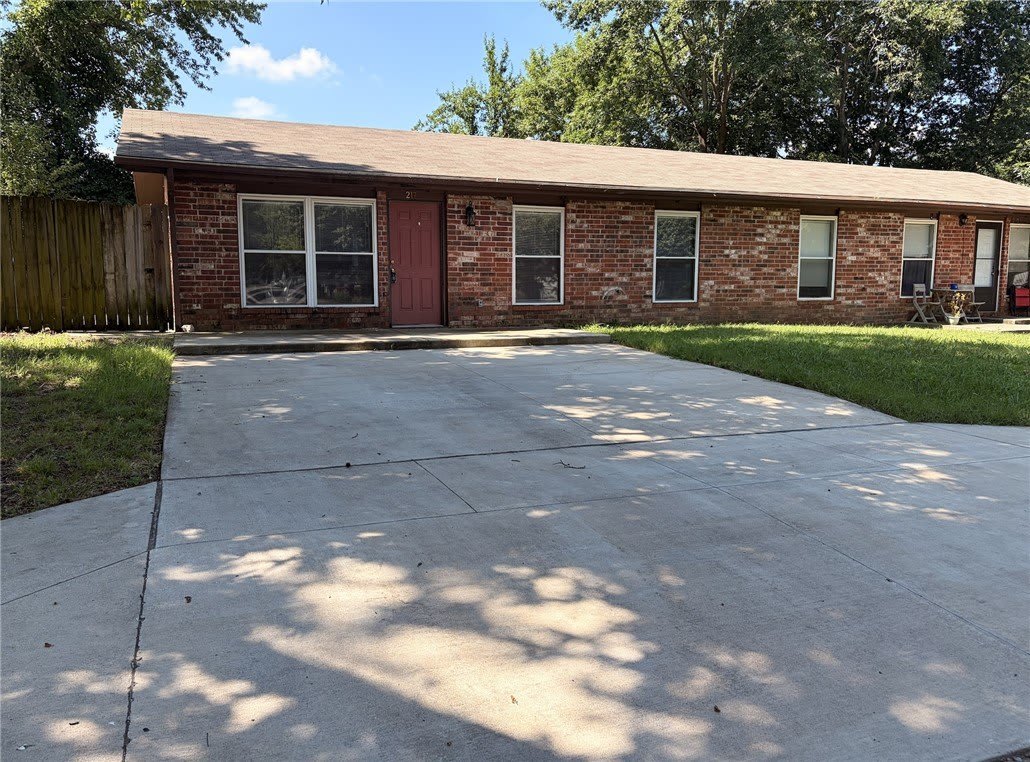 217 E Adobe Street – photo 1