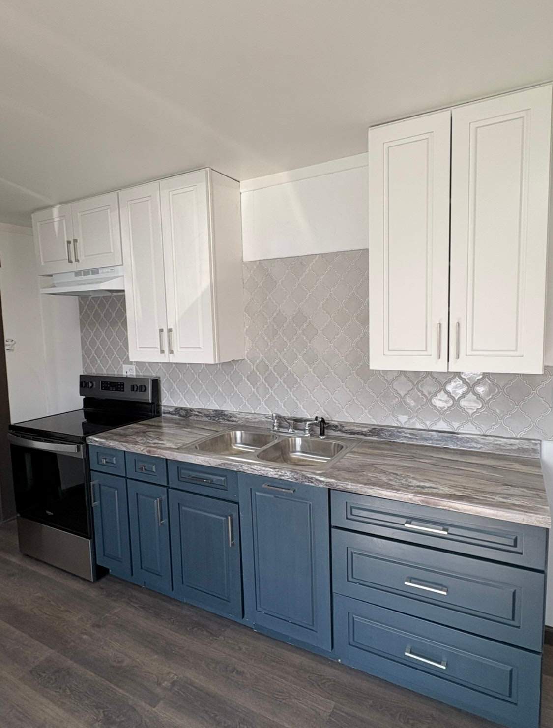 253 West Morrison Street – photo 1 of 8
