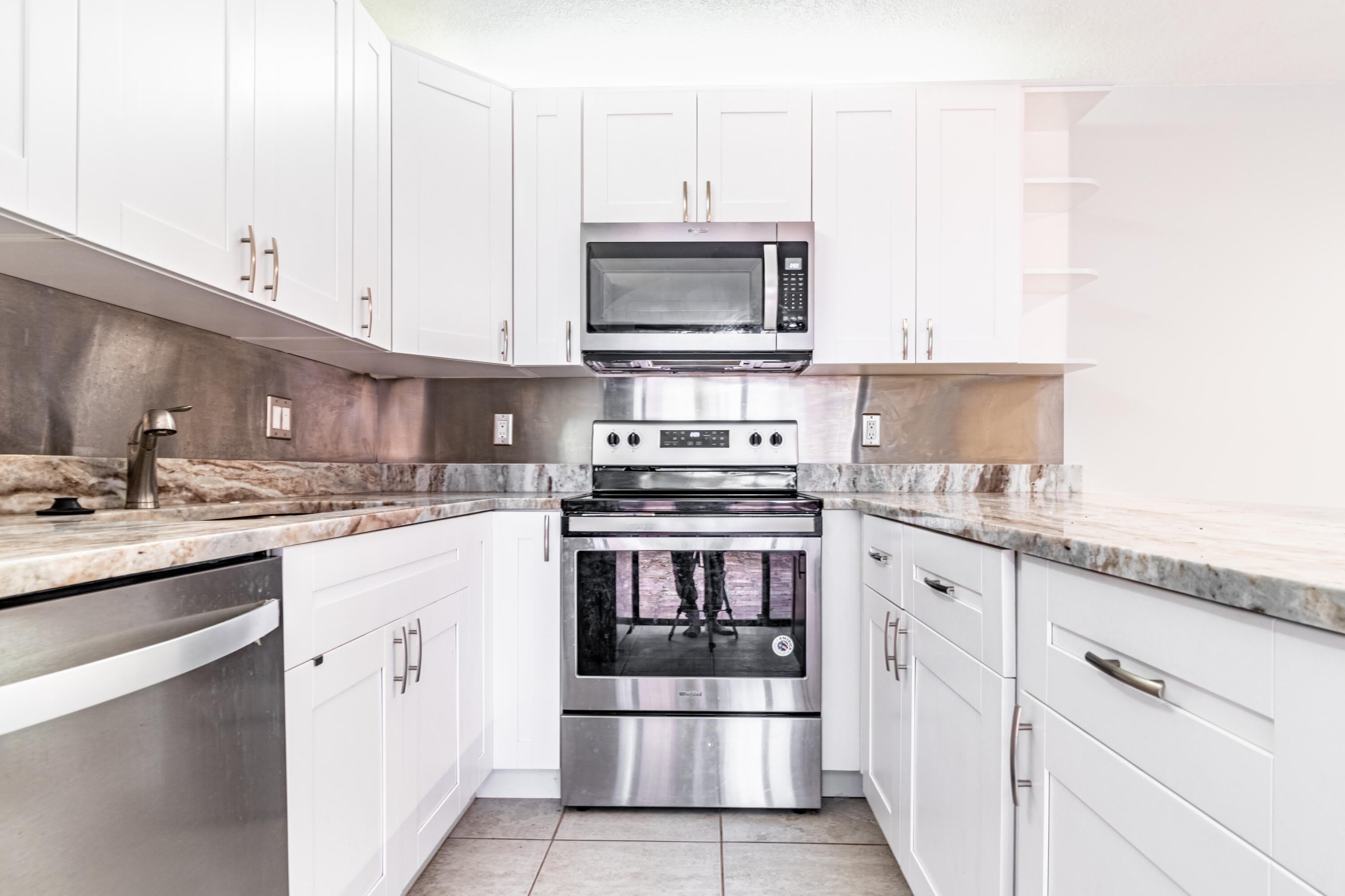 2826 Sw 12Th Street – photo 1