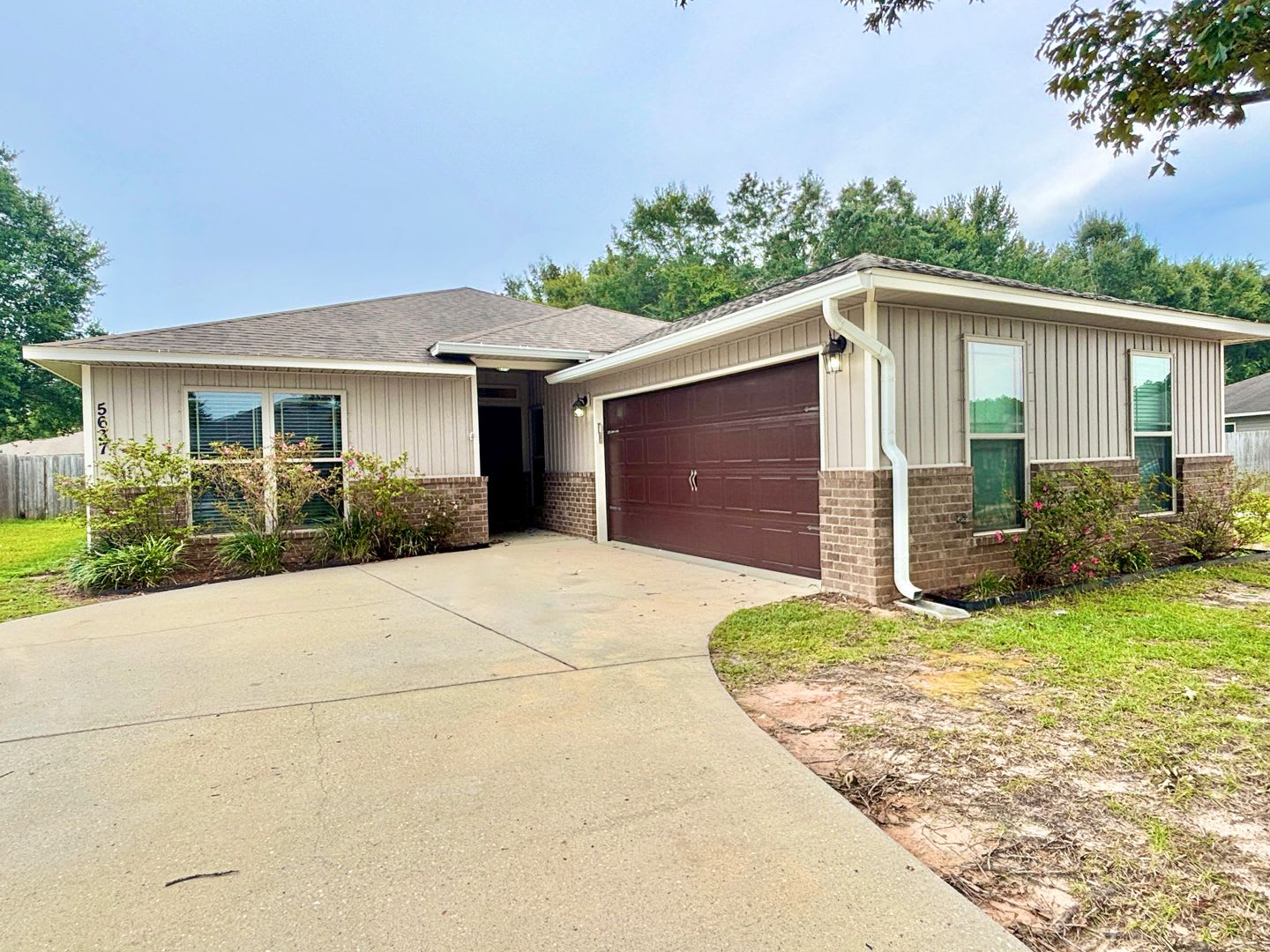 Spacious 4-Bedroom Home – photo 1