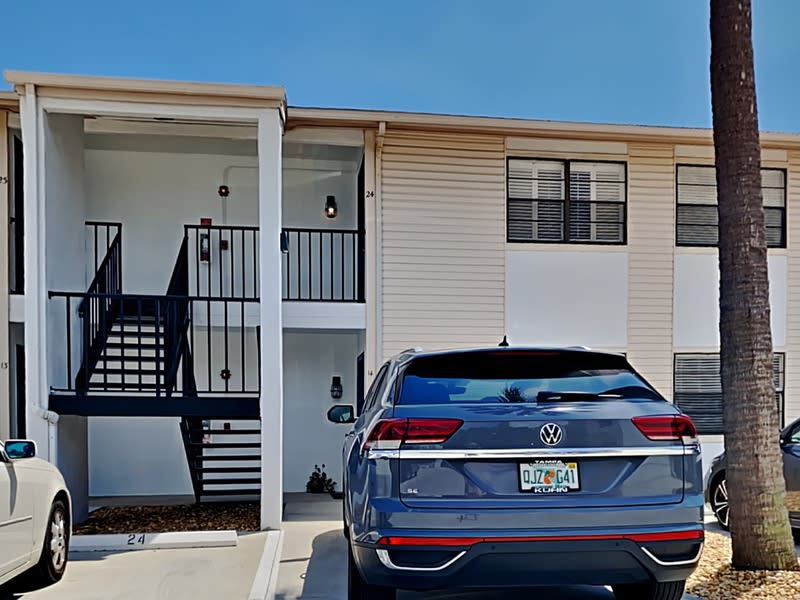 3102 W Horatio St – photo 1