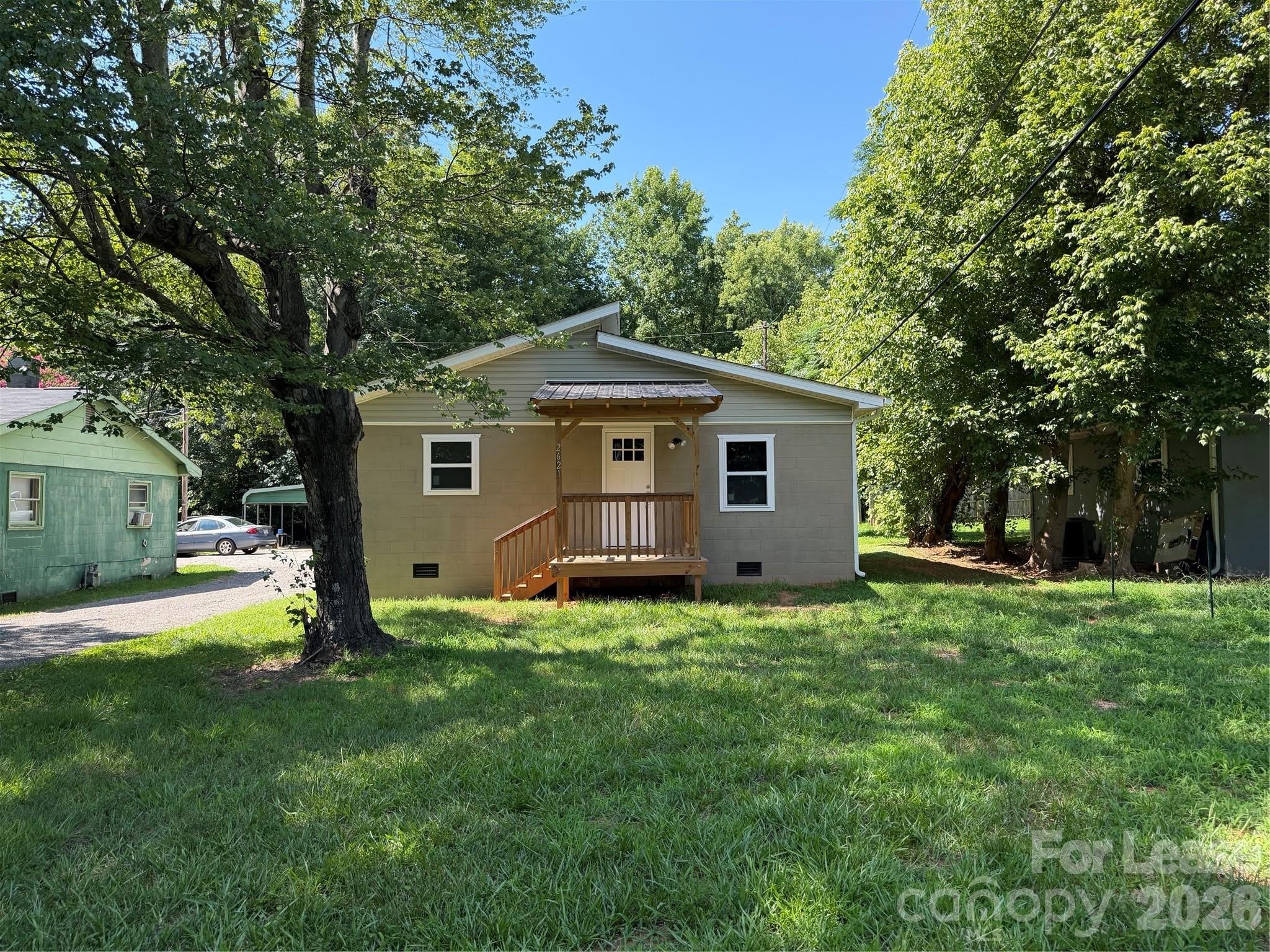 2621 E Greenbriar Road – photo 1 of 12
