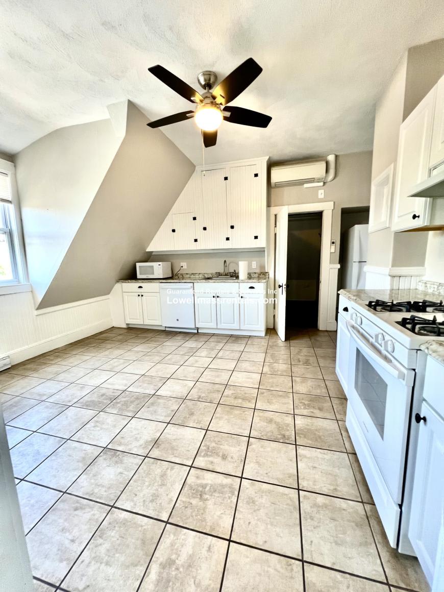 8 Middlesex St. – photo 1 of 10