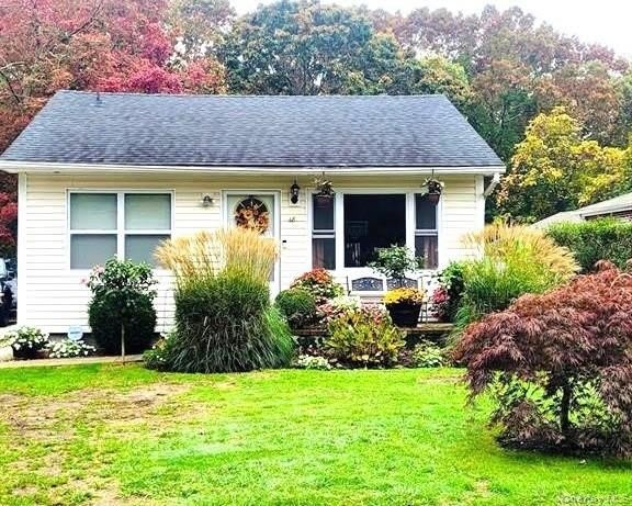 48 Eleanor Avenue – photo 1 of 12