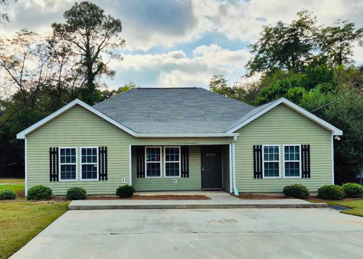 2208 Thornhill Road – photo 1 of 11