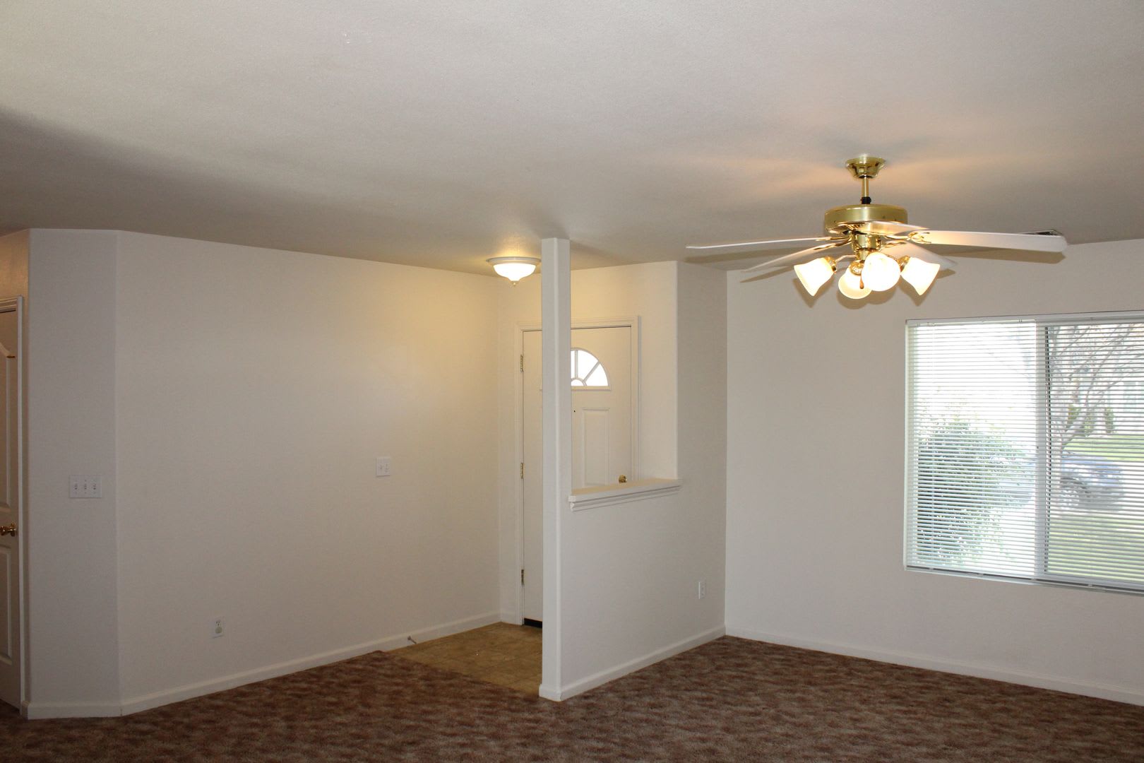 3 BED 2 BATH HOUSE LOCATED IN THE RAVENWOOD SUBDIVISION IN ANDERSON – photo 1 of 14