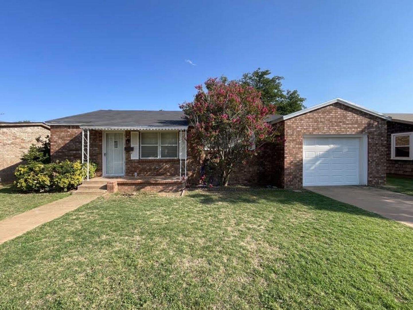 Style Meets Substance—Newly Renovated 3BR/2BA in Lamesa – photo 1 of 20