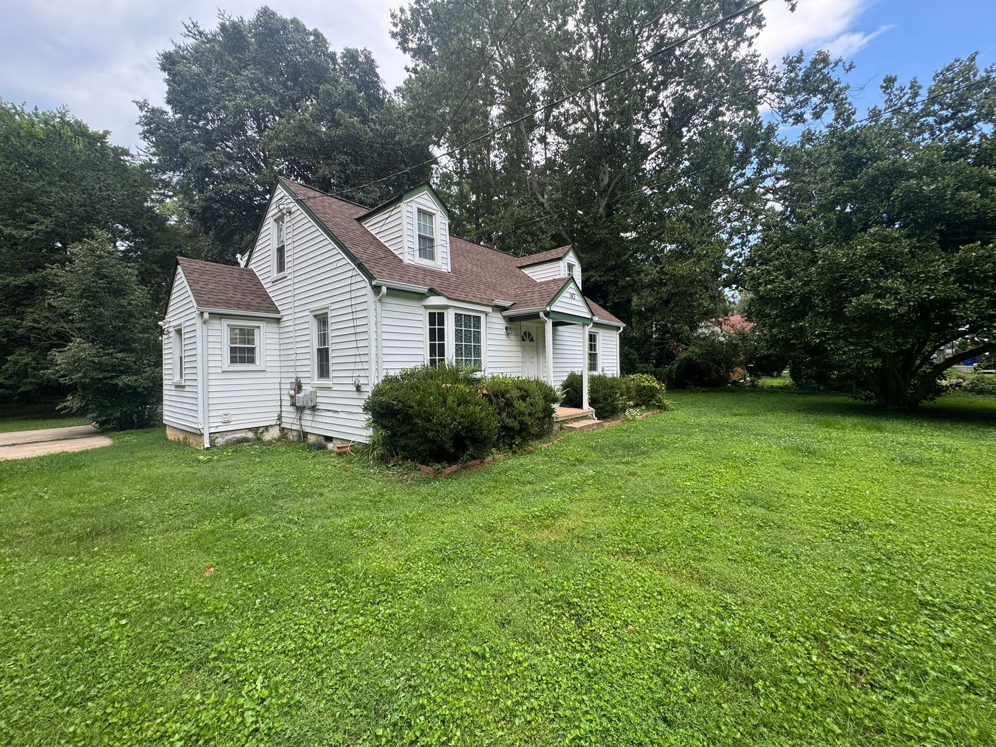 Cozy Cape Cod Minutes To Tbs Quantico Over Half An Acre – photo 1
