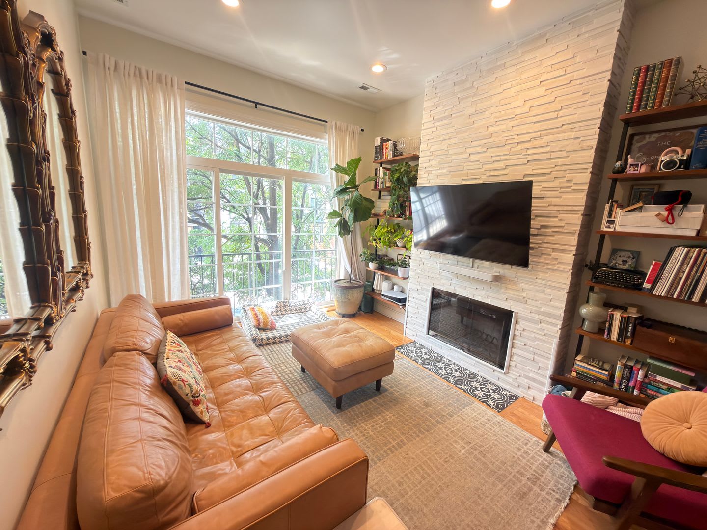 Beautifully updated & maintained 2 bed/2 bath Noble Square condo in an intimate 3 unit building. – photo 1