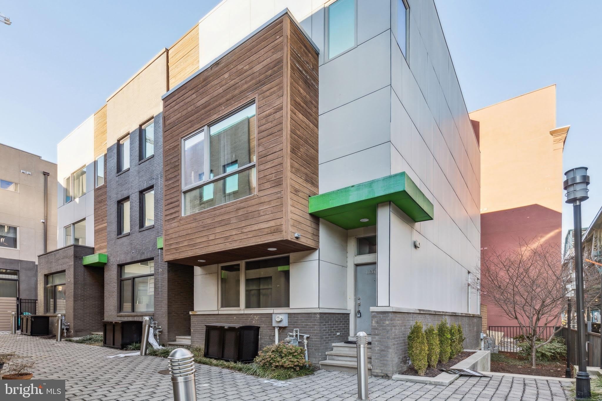 1130 N FRONT Street – photo 1