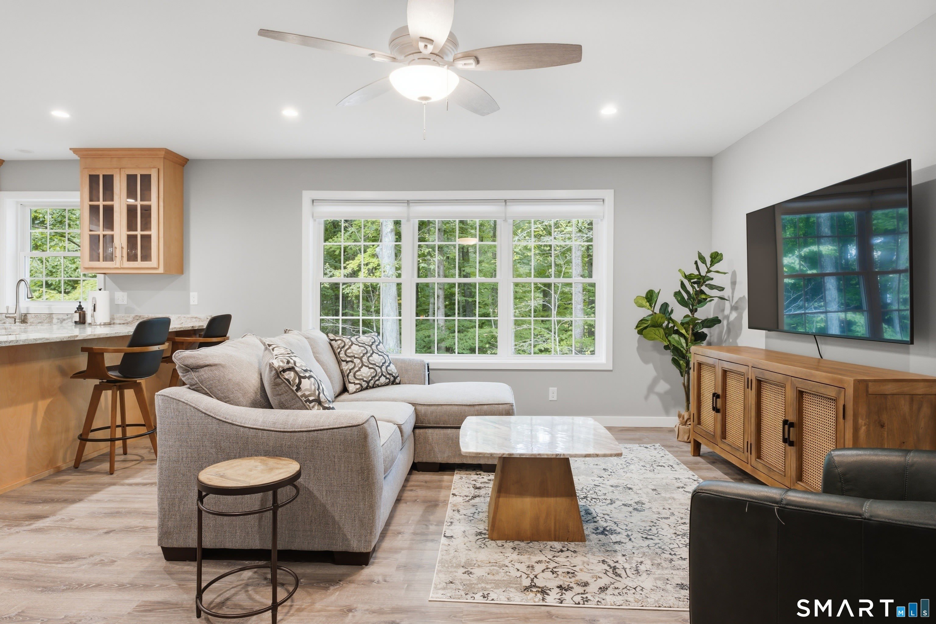 88 Orcutt Drive – photo 1
