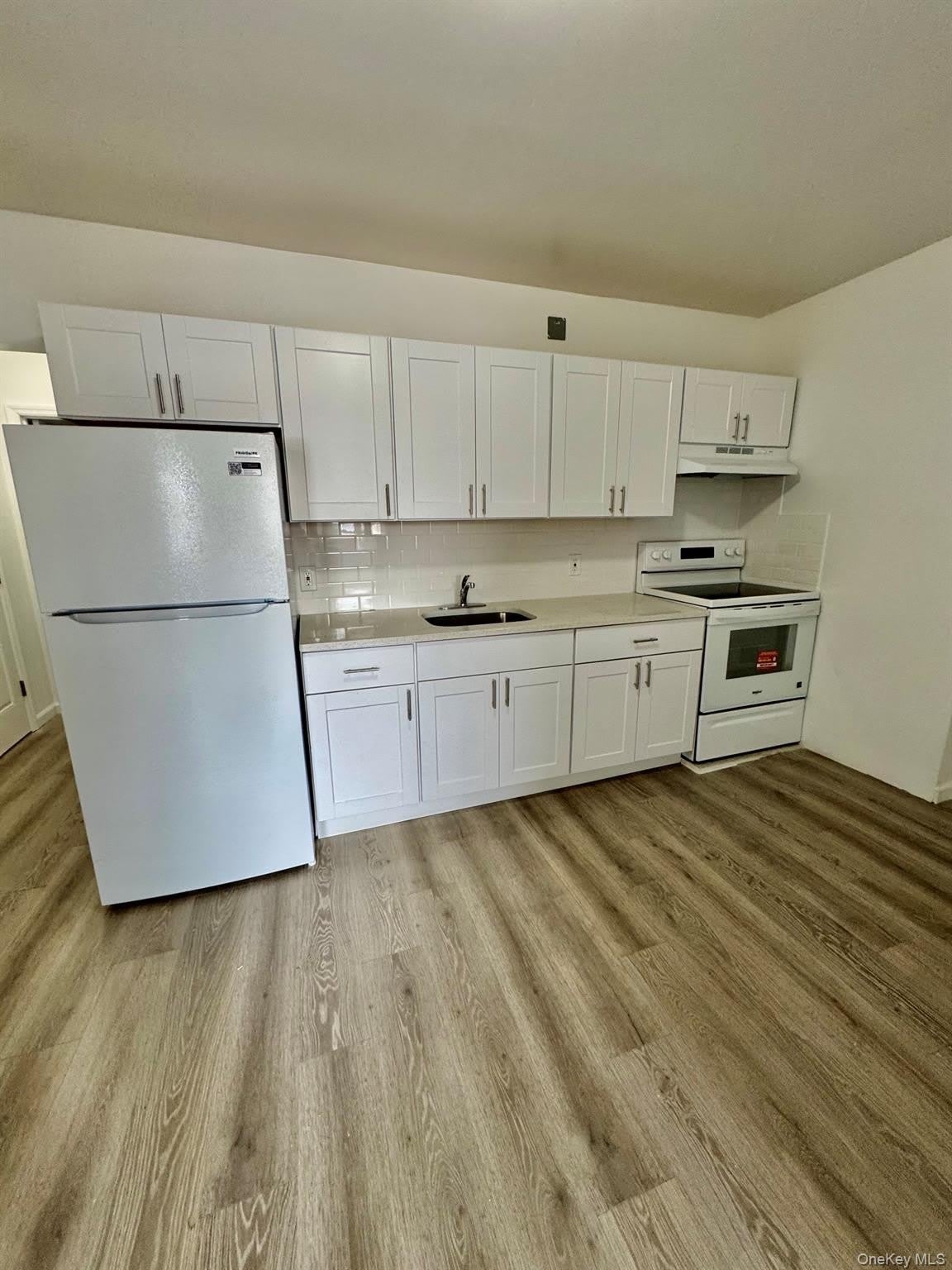 320 Jericho Turnpike – photo 1 of 16