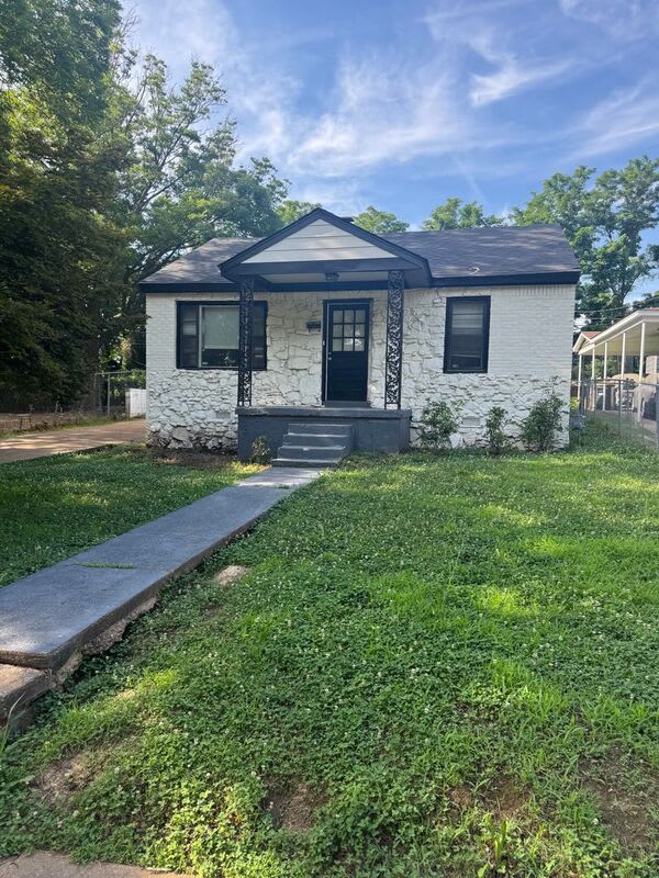 1981 Boyle Ave – photo 1