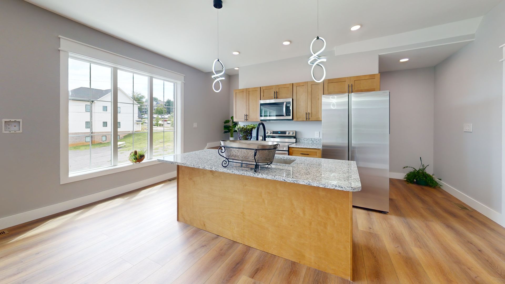 5BR/5BA Fort Sanders Townhome – photo 1